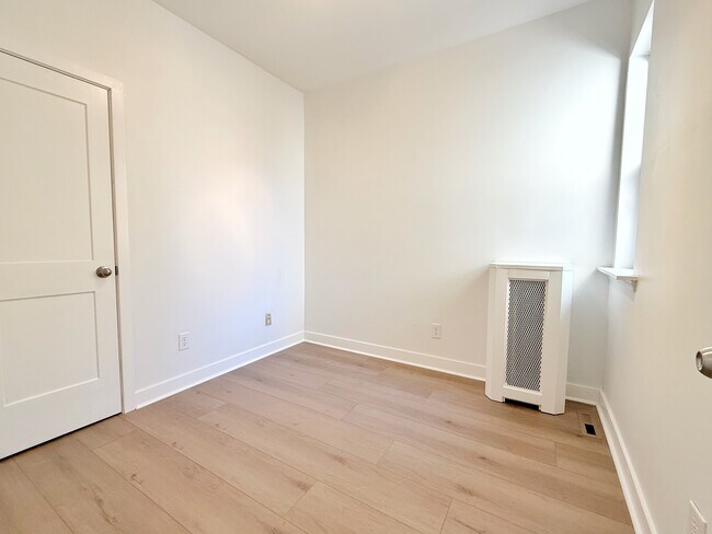 Building Photo - 2408 S Juniper St