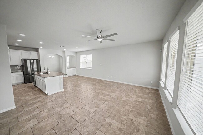 Building Photo - 6810 Comanche Band