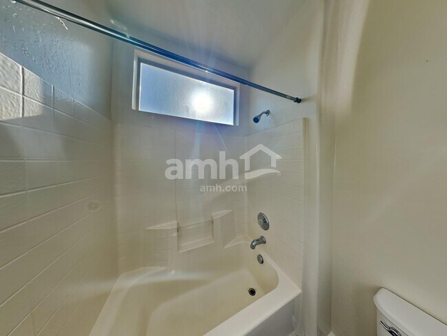 Building Photo - 6922 S 38th Ln