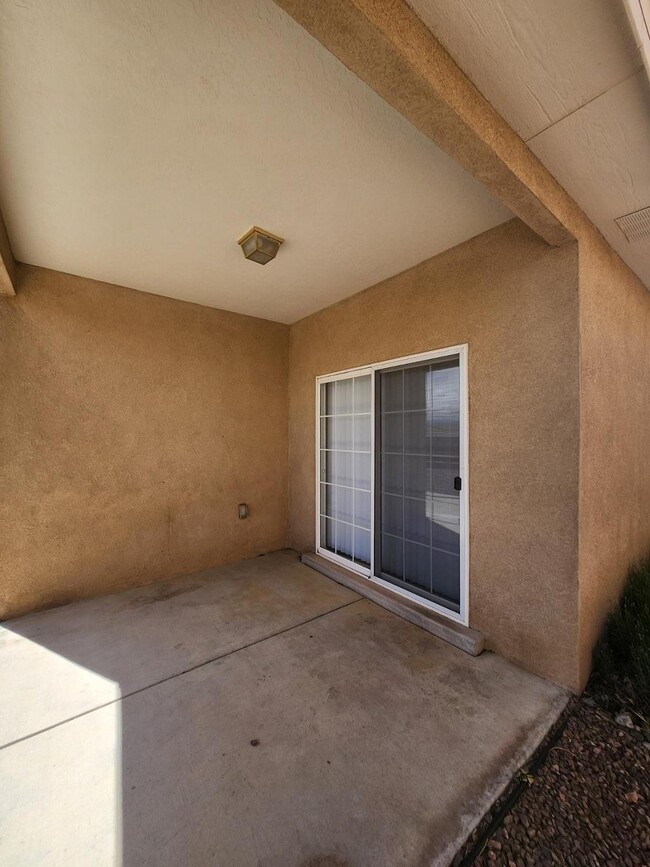 Building Photo - 1604 Gale Ct NW