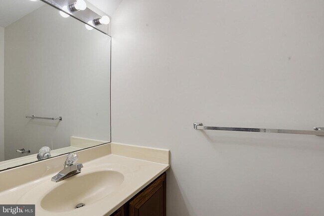 Building Photo - 5139 Dudley Ln