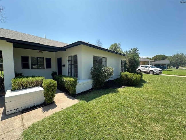 Primary Photo - 3105 Sherwood Ln