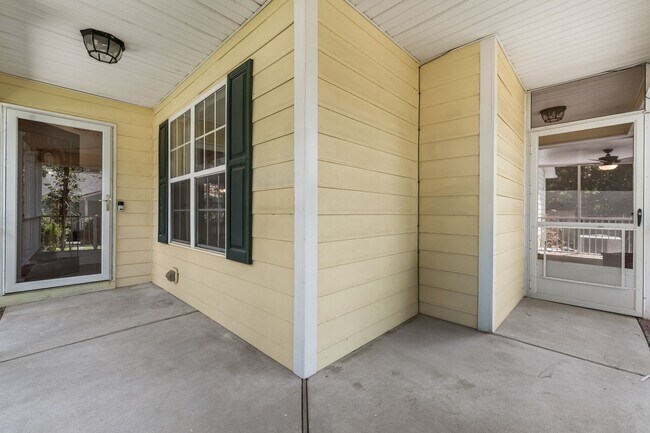Building Photo - 5703 Stardust Dr