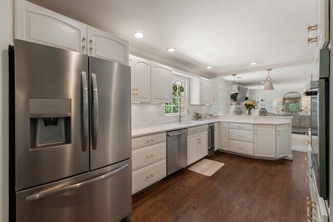Building Photo - 4470 Chatworth Ct NE