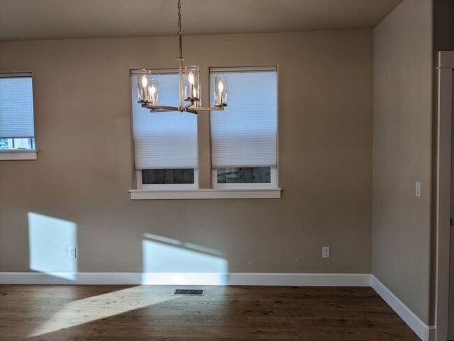 Building Photo - 20482 Murphy Rd