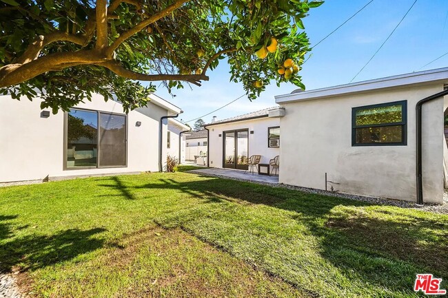 Building Photo - 2751 Midvale Ave