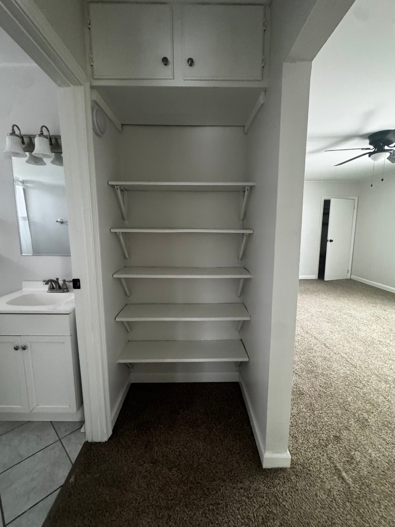 Building Photo - 150 Ethan Allen Pky