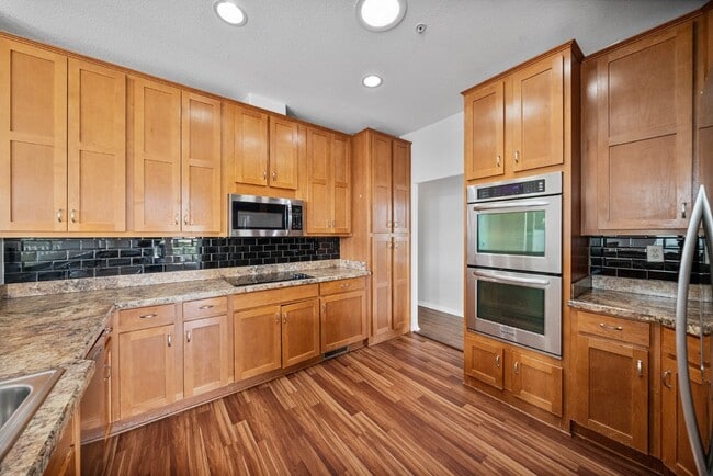 Building Photo - Escondido -Beautiful San Pasqual area ,Spa...
