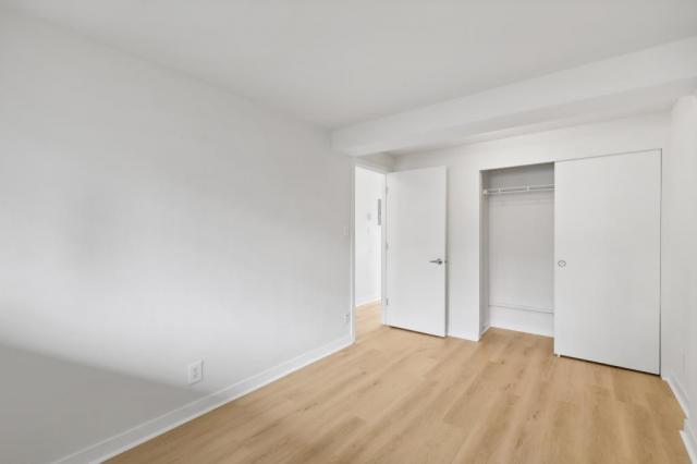 Building Photo - 2 bedroom in Seattle WA 98109