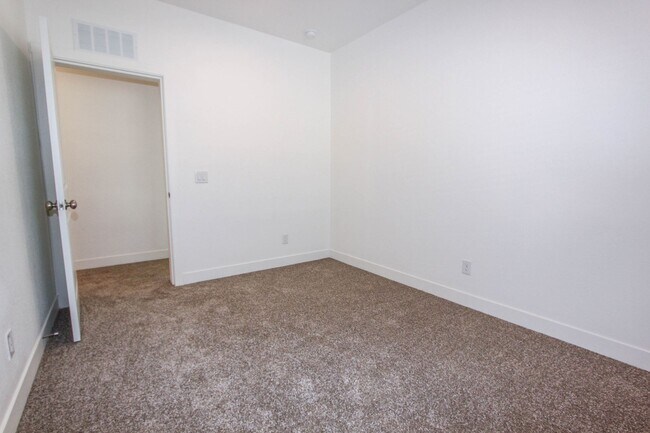 Building Photo - New Manufactured Home in Paudlen