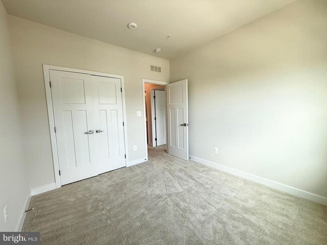 Building Photo - 7840 Blackbriar Wy
