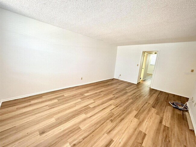Building Photo - 4880 Locust St NE