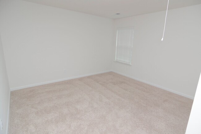 Building Photo - 116 Leslie Silver Dr