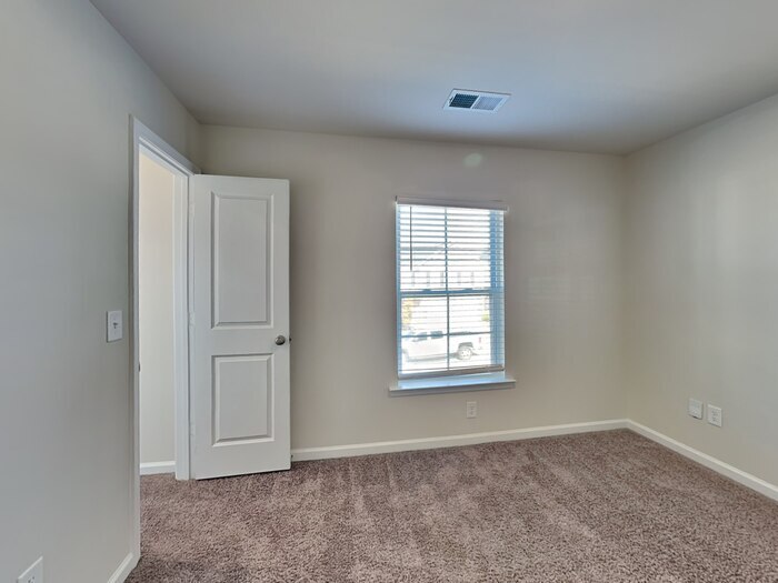 Building Photo - 464 Red Poll Wy