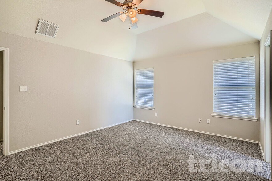Building Photo - 934 Benjamin Dr
