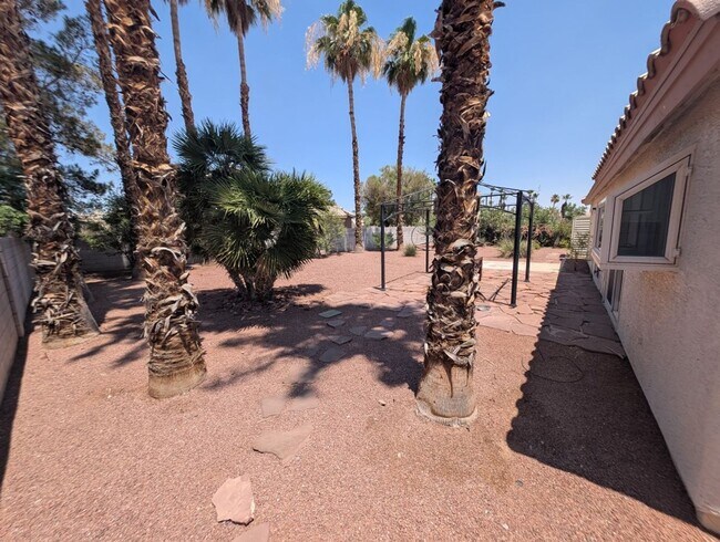 Building Photo - 4839 Lames Dr