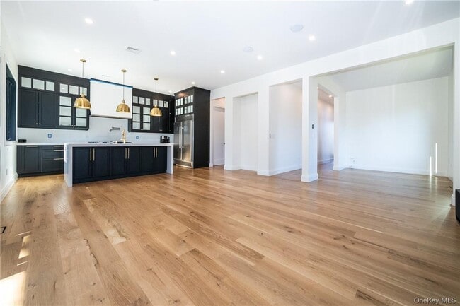 Building Photo - 23 Poplar St