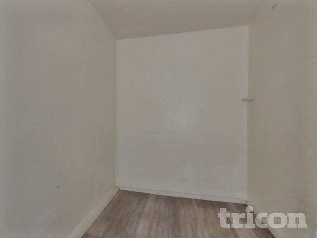 Building Photo - 14806 Rosemary Dr