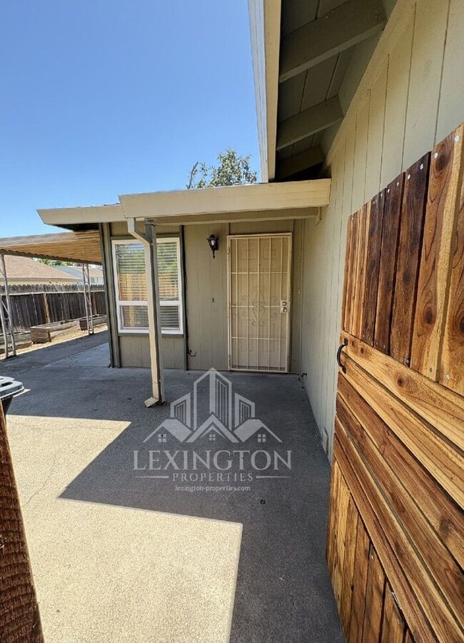 Building Photo - 6031 Rowan Way