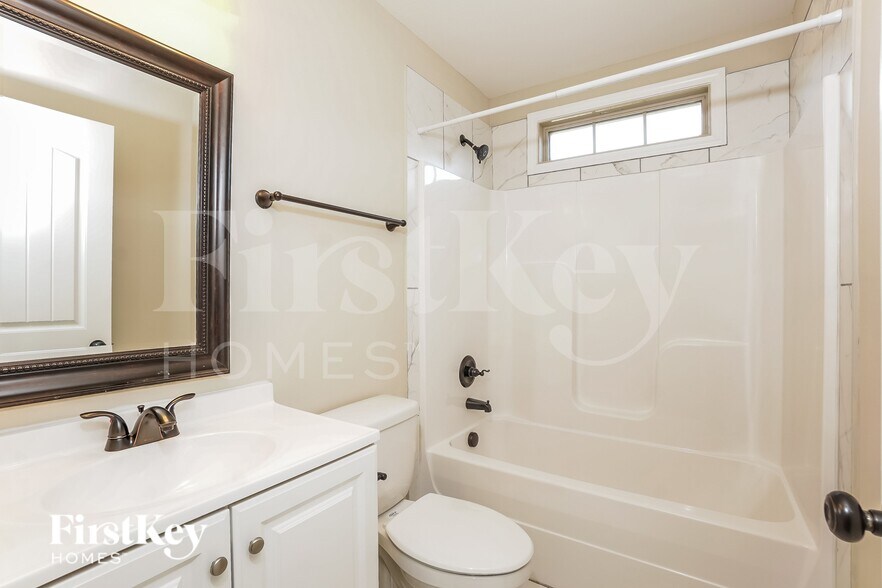 Building Photo - 1532 Osage Ct