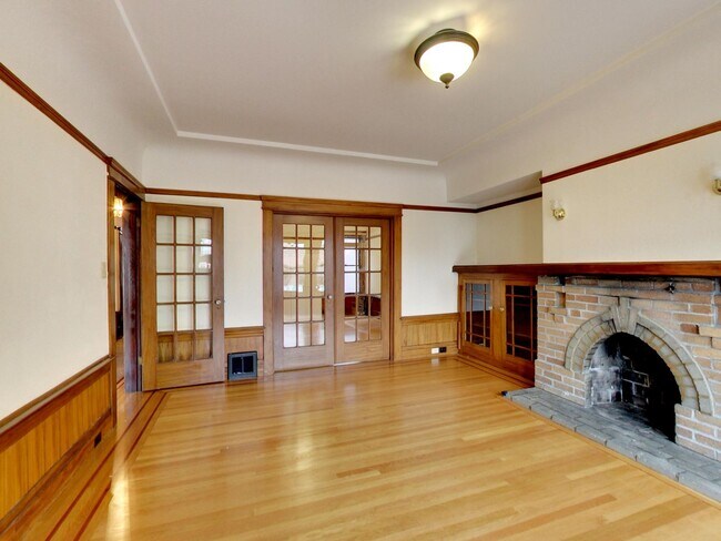 Building Photo - 1344-1346-1346 Chestnut St