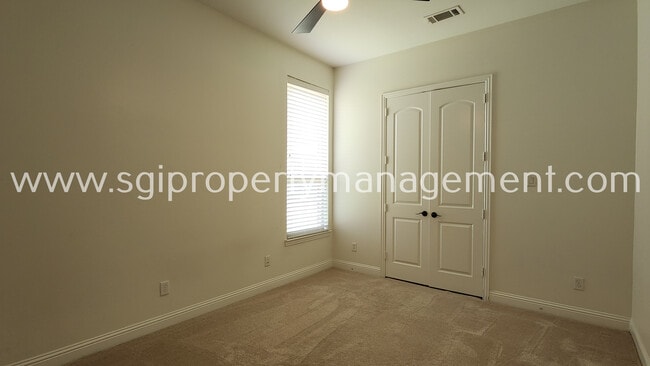 Building Photo - 406 Running Bear Ct