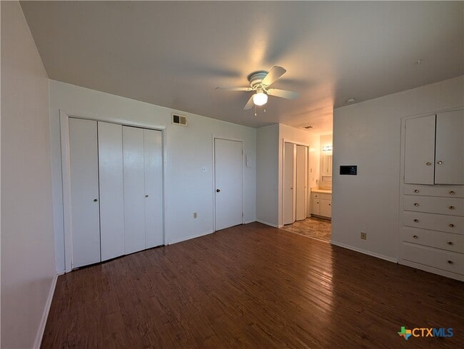 Building Photo - 165 Richter Ln
