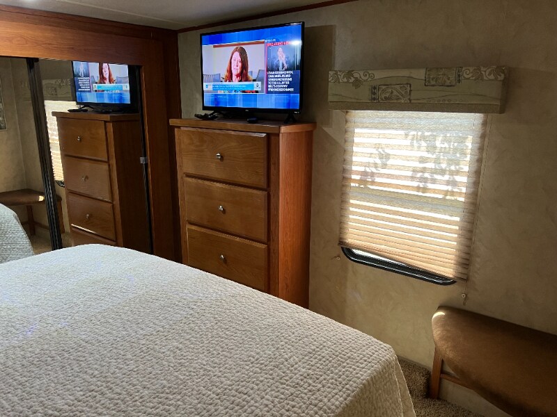 Building Photo - 7560 Chelsea Rd