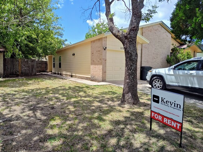 Primary Photo - 1222 Royal Crest Dr