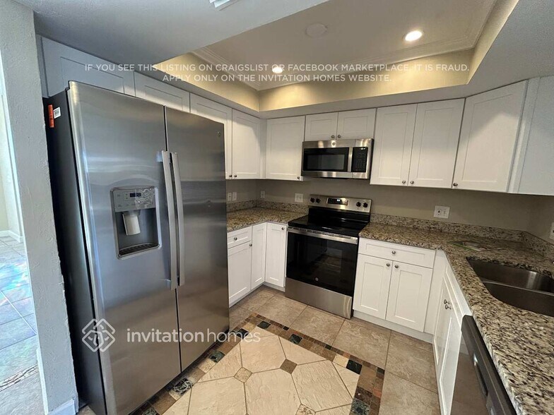 Building Photo - 2130 SW 12th Pl