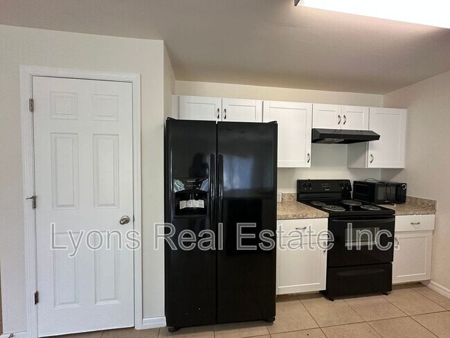 Building Photo - 5521 Gillot Blvd