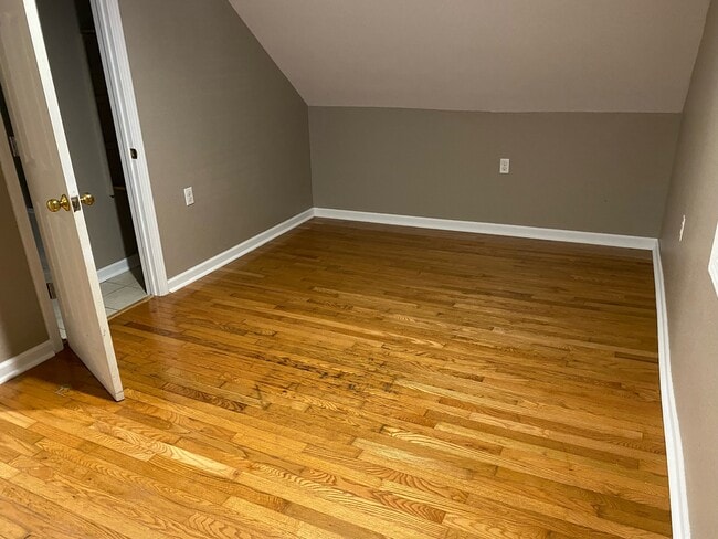 Building Photo - 301 Cumberland St