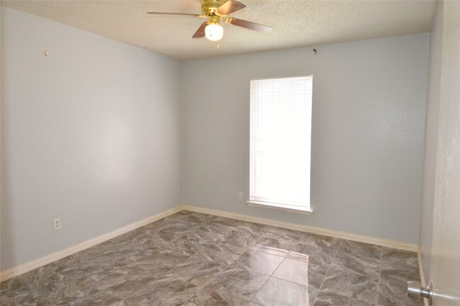 Building Photo - 6219 Gladewell Dr