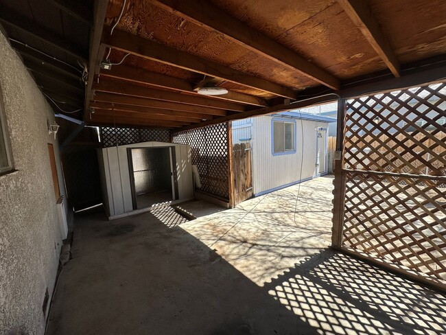 Building Photo - Rent This Beautiful 3-Bedroom Home with Se...