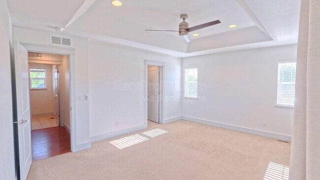 Building Photo - 3802 Wild Elm Way