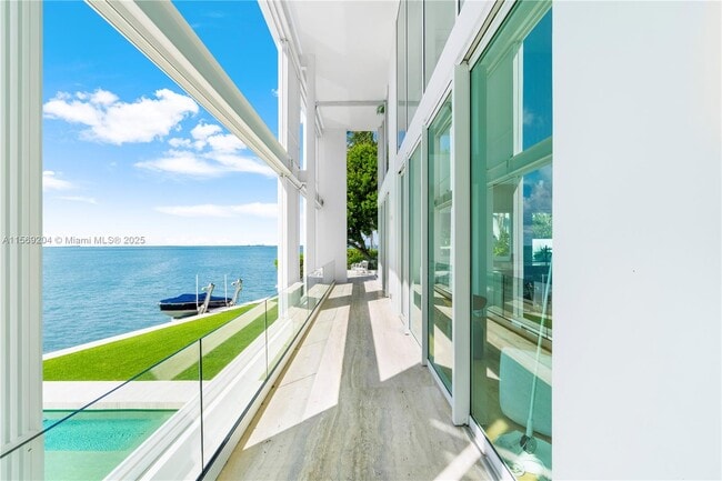 Building Photo - 440 S Mashta Dr