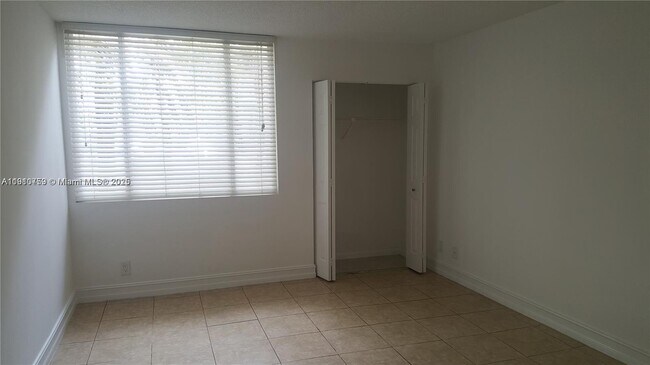 Building Photo - 731 Lyons Rd