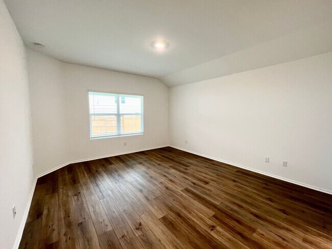 Building Photo - Jarrell Home For Lease
