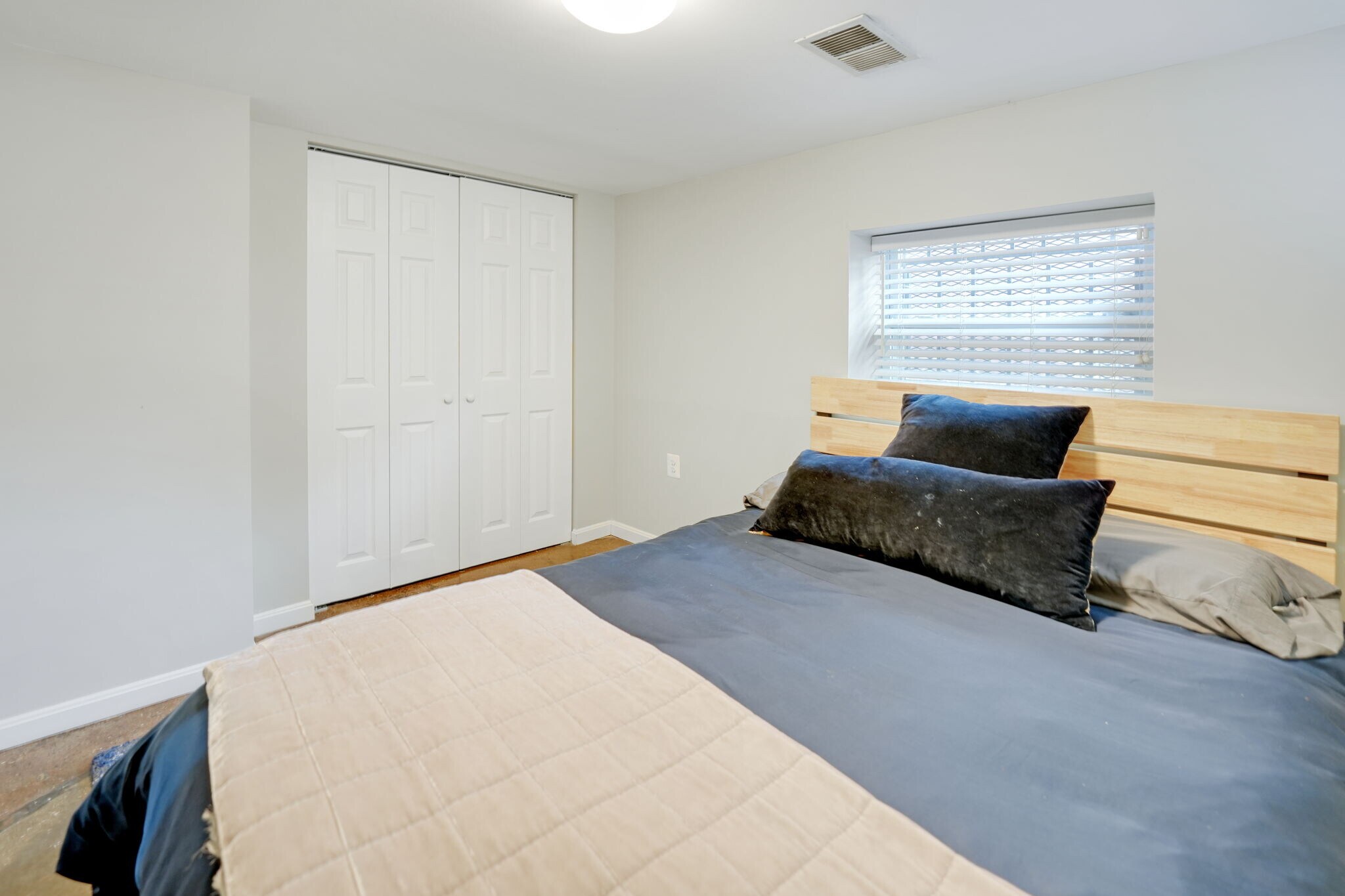 Building Photo - 520 Lamont St NW