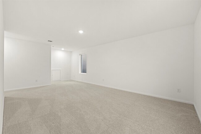 Building Photo - 27651 Spearmint Ridge Dr