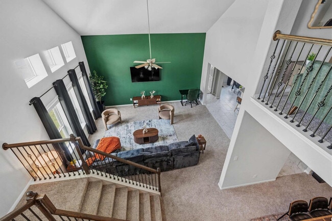Building Photo - 5462 Grand View Dr