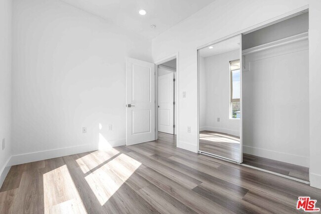 Building Photo - 6006 Klump Ave