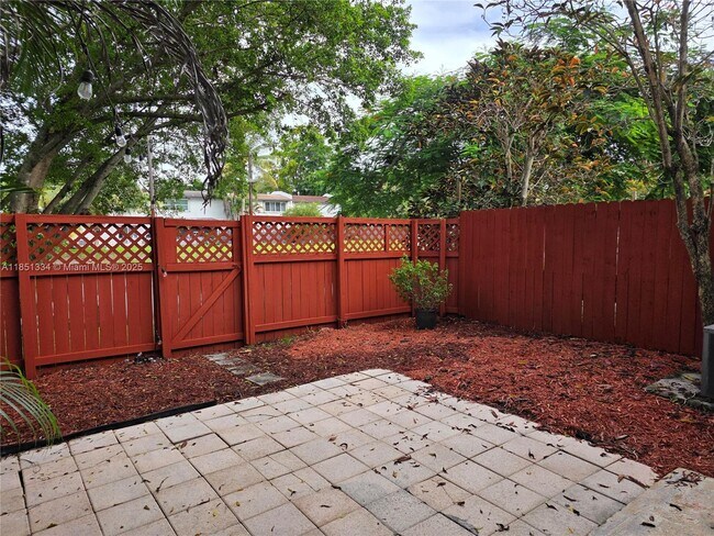 Building Photo - 6945 SW 111th Ct