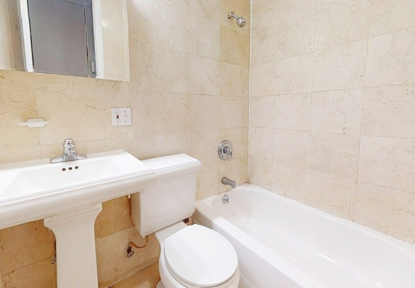 Building Photo - East 25th Street