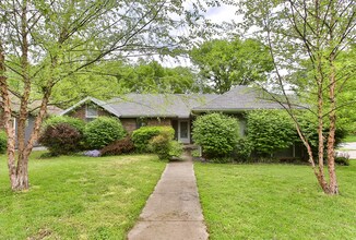 Building Photo - 3578 S Meadowlark Ave