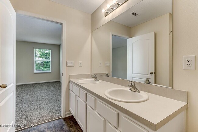 Building Photo - 3114 Lawton Pl
