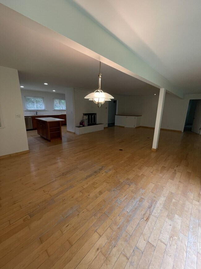 Building Photo - 2855 Whippoorwill Ln