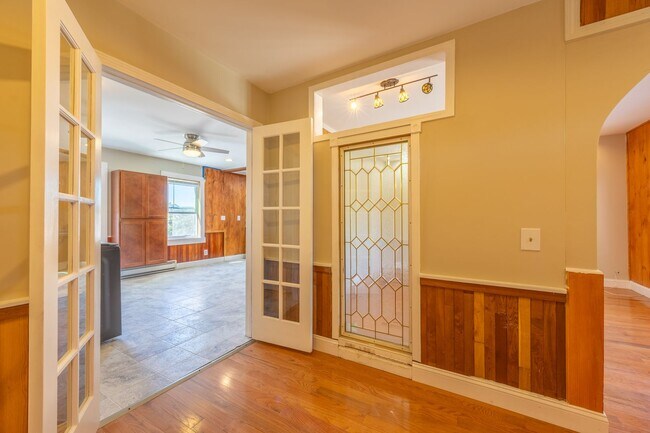 Building Photo - Available Now! Spacious 3-Bedroom Duplex i...