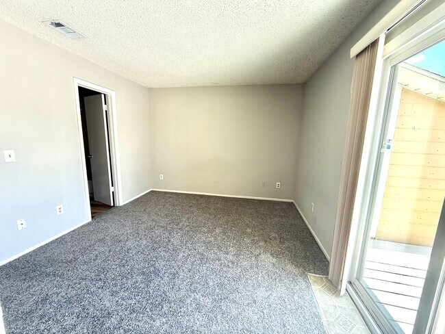 Building Photo - 206 Watts Ln