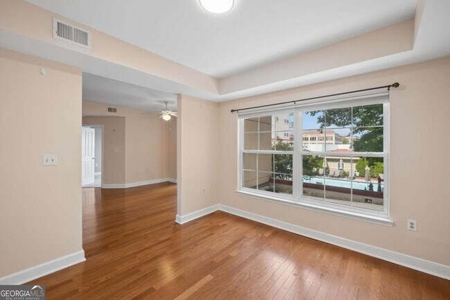 Building Photo - 230 E Ponce de Leon Ave